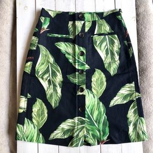 Ann Taylor navy palm leaf button down skirt